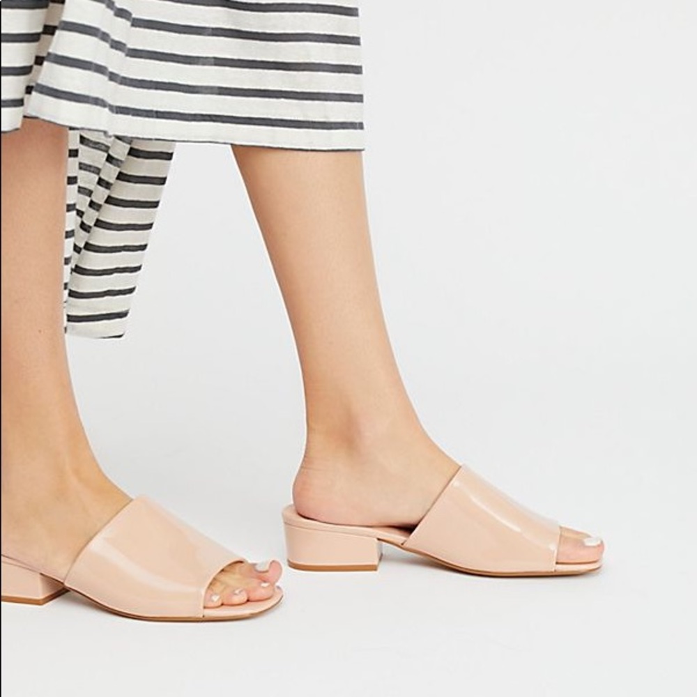 NIB Chic Nude Patent Low Heel Mules - Picture 2 of 8